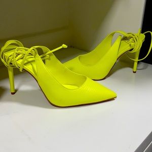 J lo Jennifer López florella pump